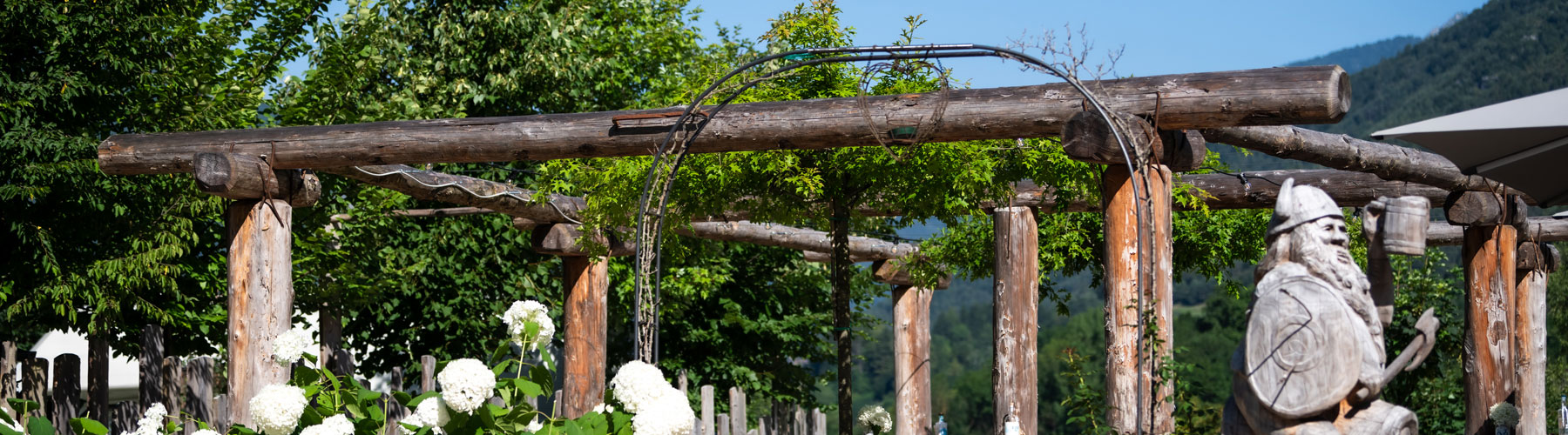 La Suite Palafitta immersa nella natura con vista sul Lago di Ledro